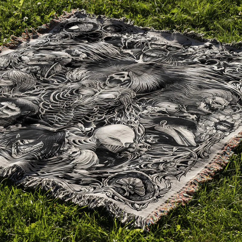 TITAN V WOVEN TAPESTRY